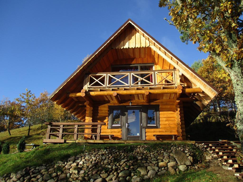 Ezerkalni Villa Raiskums Rum bild