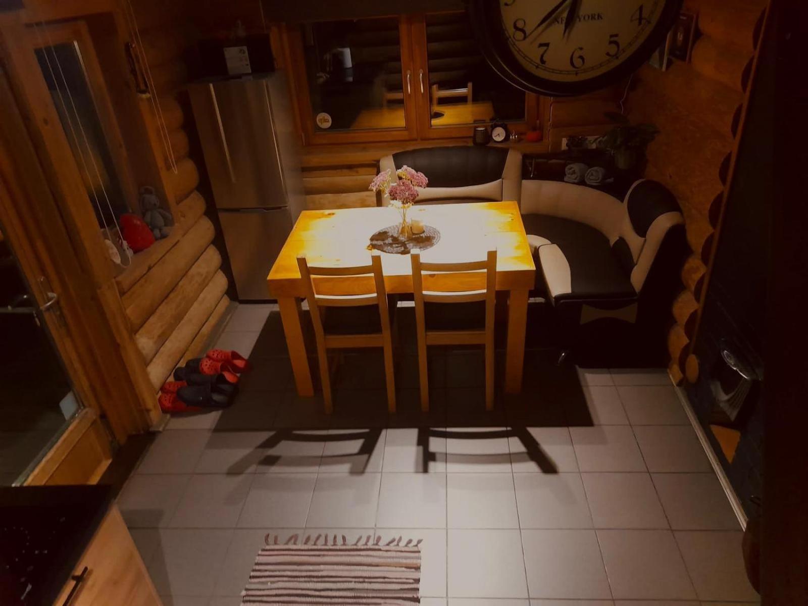 Ezerkalni Villa Raiskums Exteriör bild