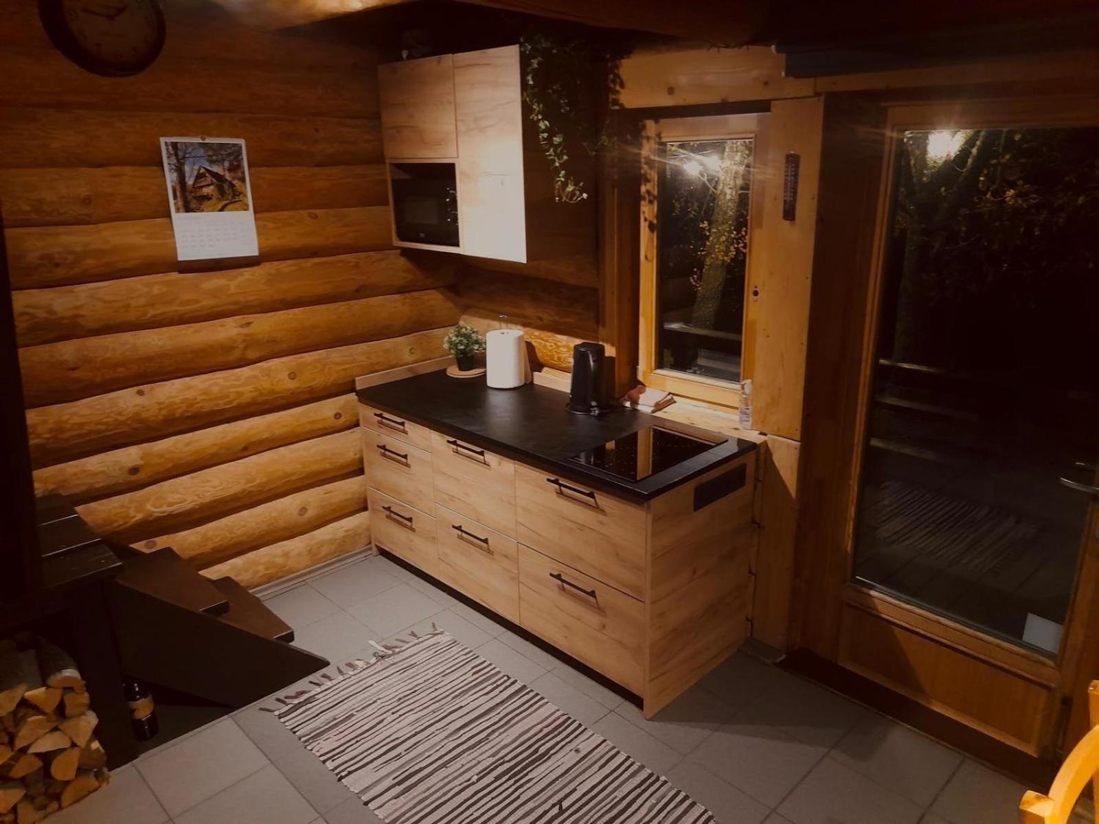 Ezerkalni Villa Raiskums Exteriör bild