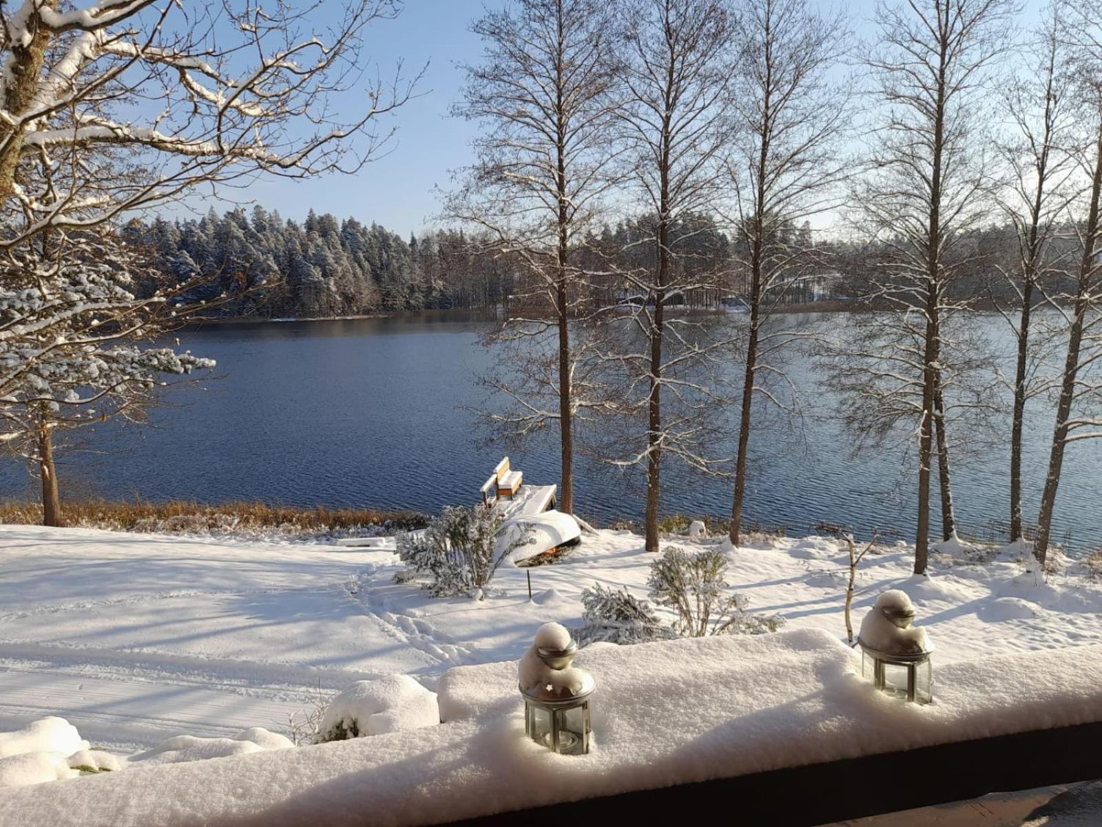Ezerkalni Villa Raiskums Exteriör bild