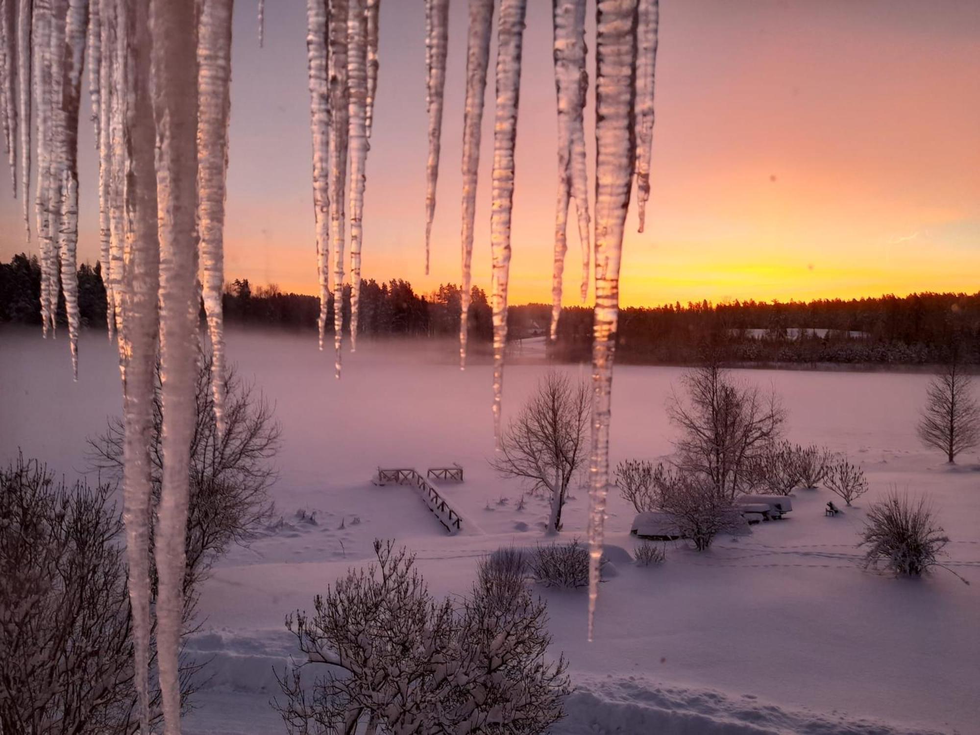 Ezerkalni Villa Raiskums Exteriör bild