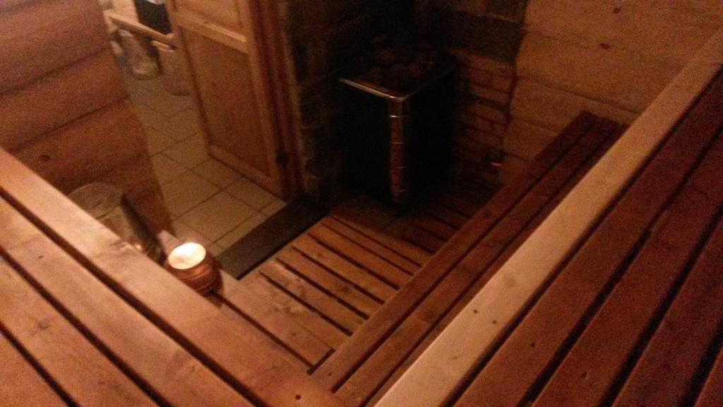 Ezerkalni Villa Raiskums Rum bild