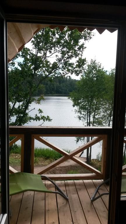 Ezerkalni Villa Raiskums Exteriör bild