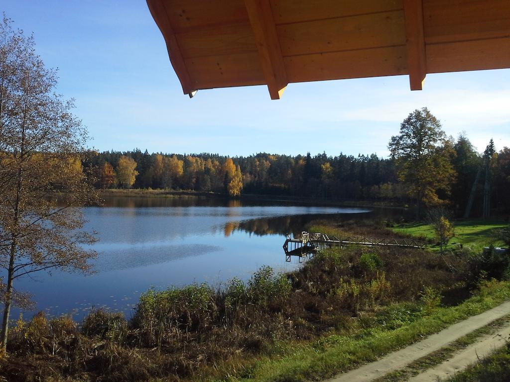 Ezerkalni Villa Raiskums Exteriör bild