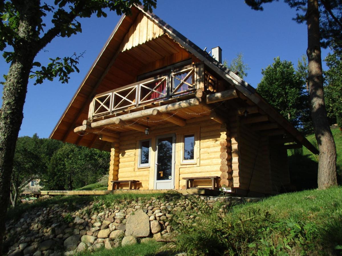 Ezerkalni Villa Raiskums Exteriör bild